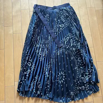 sacai 반다나 패턴 플리츠 랩 스커트 사이즈 1