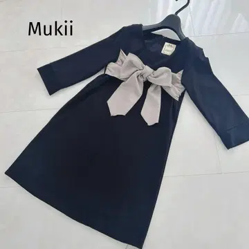 Mukii 리본 포함 원피스 긴팔 블랙 백 지퍼