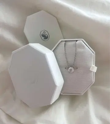 Swarovski Stilla 펜던트 목걸이 스와로브스키