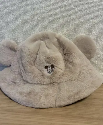 미키 귀 달린 베이지 모자