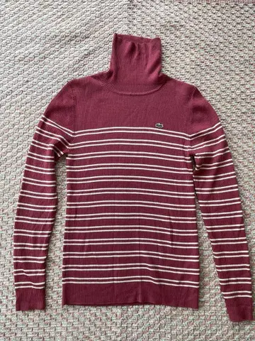 새상품급 Lacoste 라코스테 와인 레드 스트라이프 터틀넥 L