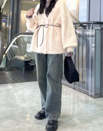 Kastane 울 혼방 샤기 가디건 화이트