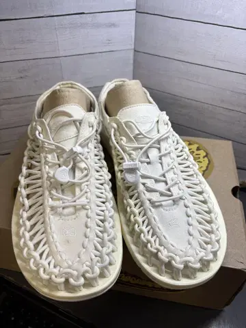 KEEN 샌들 화이트