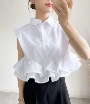 프릴 헴 턱 슬리브 블라우스