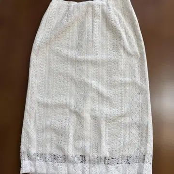 CHILFORD 화이트 레이스 타이트 스커트