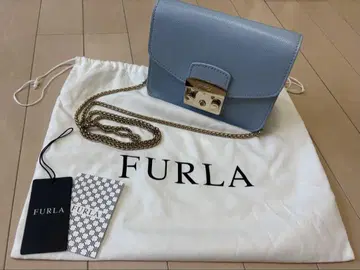 새상품급 FURLA 페일 블루 메트로폴리스