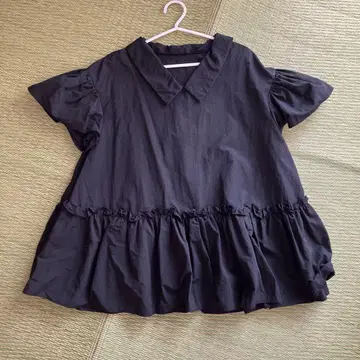 프릴 달린 블랙 셔츠 F사이즈