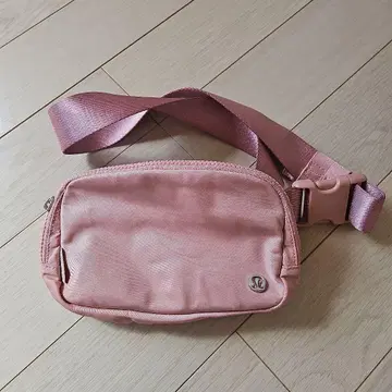 lululemon 핑크 바디백