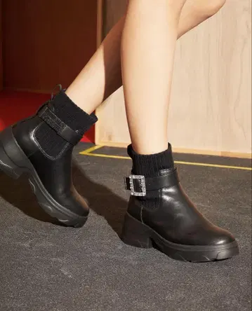 다이애나 비쥬 버클 숏부츠