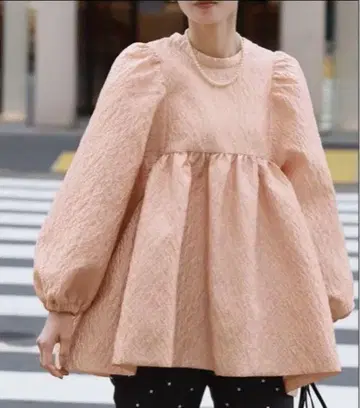 엘프랭크 볼륨 슬리브 퍼프 자카드 티어드 블라우스