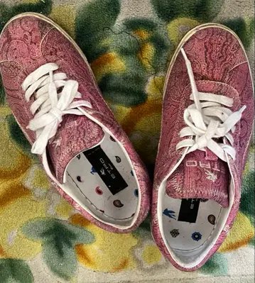 귀여운 에트로 핑크 스니커즈