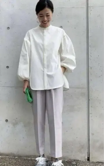 보우에 벌룬 슬리브 셔츠 화이트