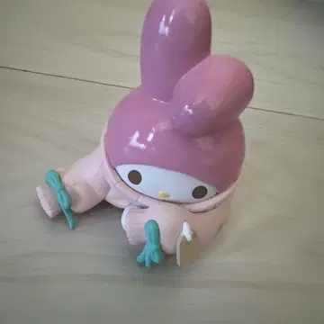 산리오 옷 갈아입는 중 피규어 마이멜로디