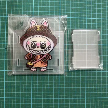 러브브 아크릴 펜꽂이 LV