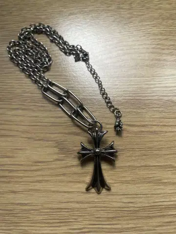 새상품급 실버 크로스형 목걸이