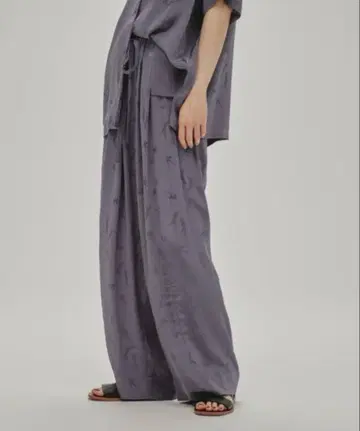 TODAYFUL 투데이풀 Swallow Satin Pants 미사용품