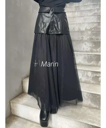 [ 새상품 택 포함 ] 도킹 샤샤 스커트