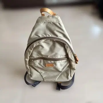 베이지 나일론 백팩