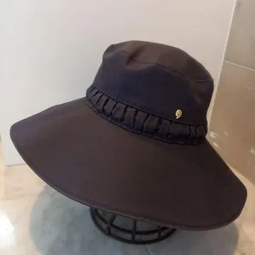 헬렌카민스키 프릴 장식 네이비 햇