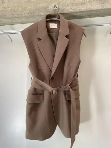 MIESROHE 미스 로에 테일러드 자켓 베스트