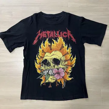 Metallica 스컬과 꽃 디자인 T셔츠