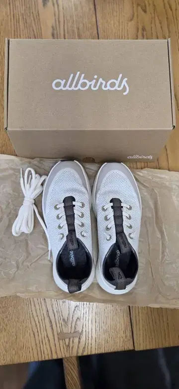 allbirds 화이트 스니커즈