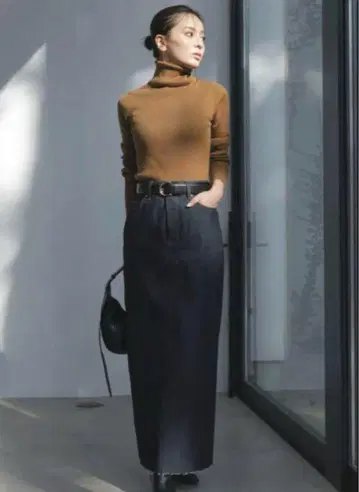 nuans 24aw 신상 심리스 디자인 데님 타이트 스커트 인디고