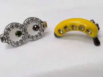 반돔 부티크 미니언 콜라보 스터드 귀걸이 VB