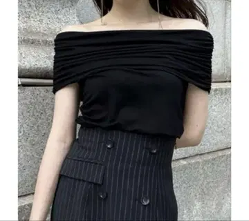 anuans 아뉴앙스 오프숄더 컷 개더 탑