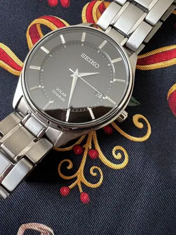 세이코 SEIKO 솔라 티타늄 남성용 상태 좋음 V157-0BX0