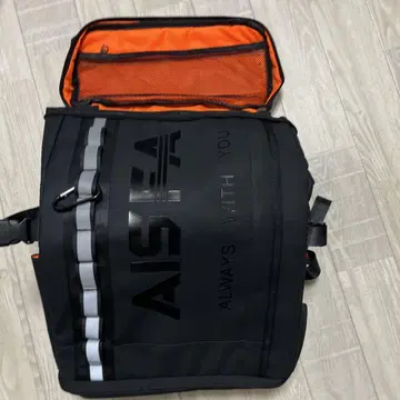 AISFA 블랙 백팩 30리터