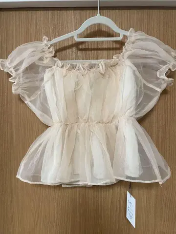 베이지 쉬폰 프릴 블라우스 반팔
