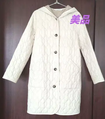 Lui Chantant 퀼팅 코트 베이지