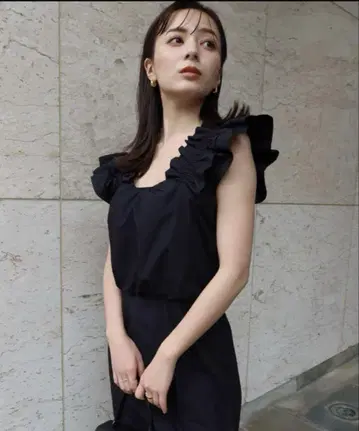 anuans 아뉴앙스 프릴 숄더 머메이드 원피스