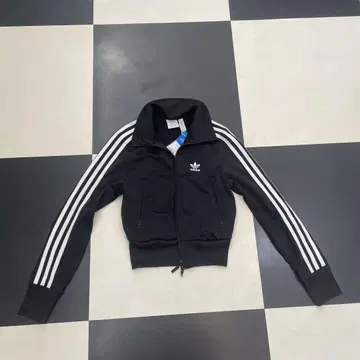 adidas 블랙 집업 저리 GN2817