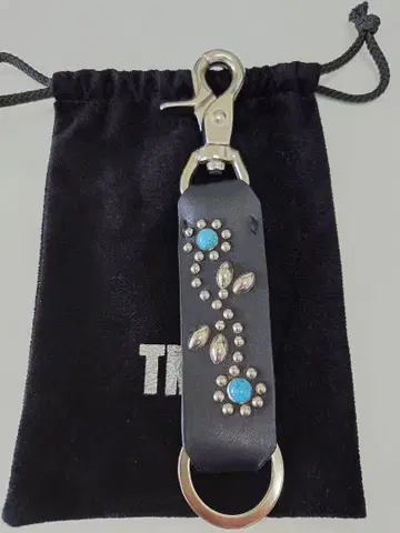 tmt 가죽 스터드 키체인 터콰이즈