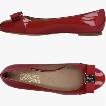 새상품급 페라가모 바라 펌프스 VARINA VARA 8D