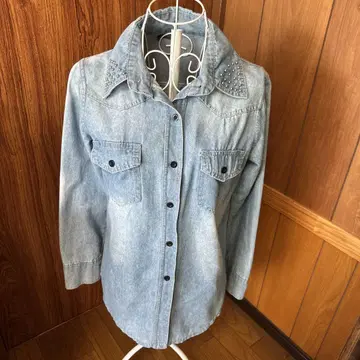 jade's 스터드 장식 라이트 블루 데님 자켓 M