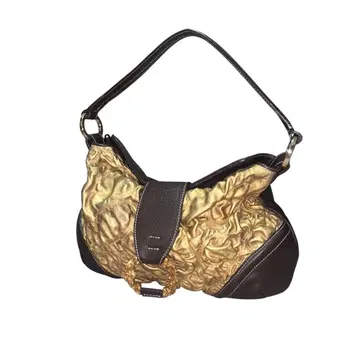 Vintage design leather bag