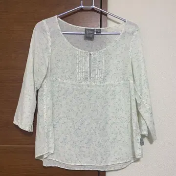 AIGLE 꽃무늬 칠부 소매 블라우스 S