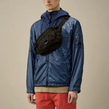C.P. company NYLON B CROSSBODY PACK 정품