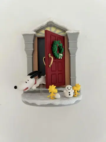 리멘트 SNOOPY's Door Story 피규어 SNOWDAY