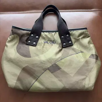sacai kaws 콜라보 토트백 M