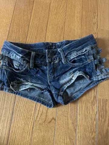 d.i.a풍 데미지 데님 숏팬츠 다크 블루