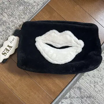 캐세리니 립 디자인 에코 퍼 클러치백