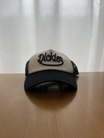 Dickies 트래커 캡 화이트/블랙
