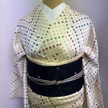 순수 실크 시보리 코몬 크림색
