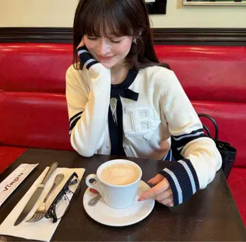 bibiy. 비비 B. CLUB TIE CARDIGAN