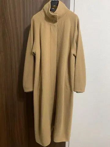 Q 베이지 스탠드 카라 롱 코트