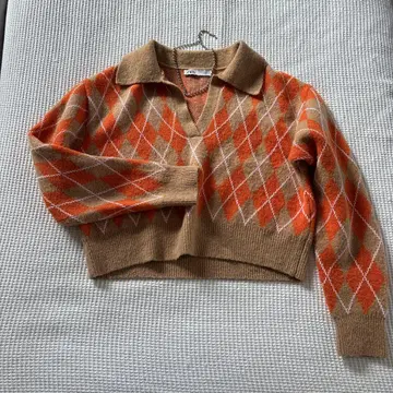 새상품급 ZARA 아가일 무늬 V넥 스웨터